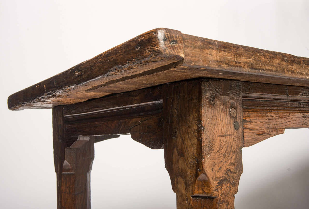 18th Century and Earlier Small oak refectory table For Sale