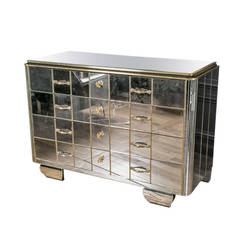 Elegant Vintage Mirror Commode
