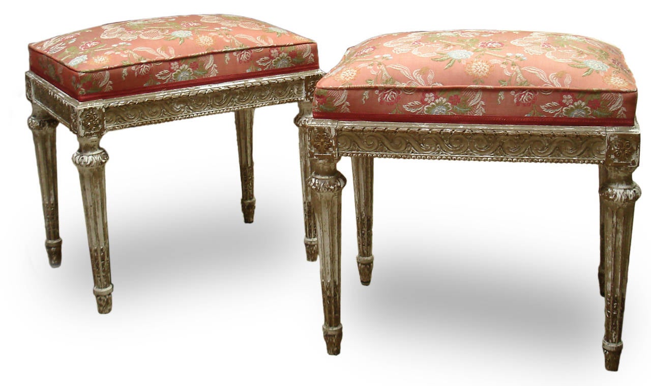 Pair of Louis XVI Style Blanc Vernis Tabourets