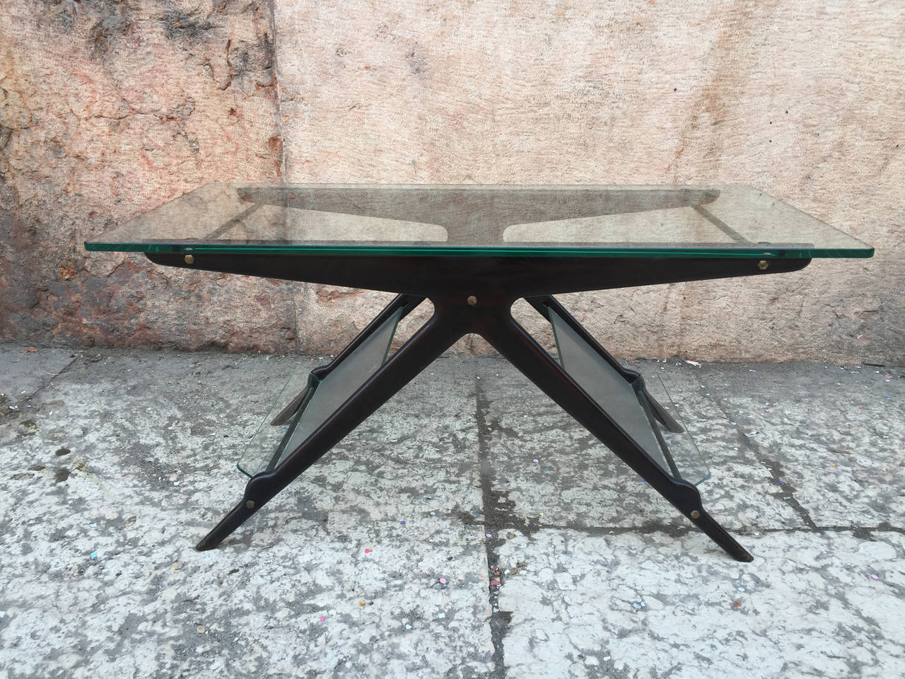 Italian Comfortable Coffee Table in the Style of Ico Parisi For Sale