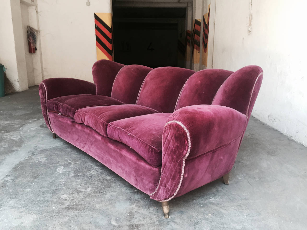 Large Sofa, Design Attributed to Guglielmo Ulrich, 1938 In Fair Condition For Sale In Saint-Ouen, FR