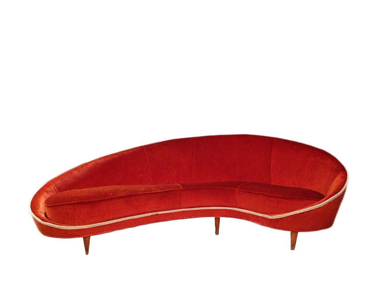 Spectacular curved sofa, design Gigi Radice, fabric of the period in good condition, no cracks. production in 1950.