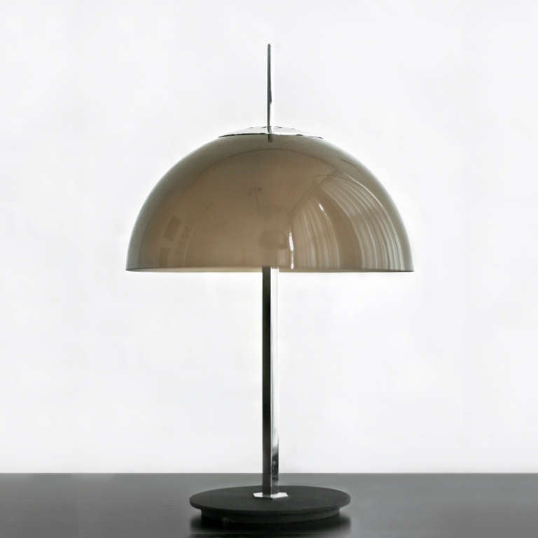 Table Lamp 584/g by Gino Sarfatti, designed in 1957, manufactured by Arteluce, with manufacturer's label to the interior of the shade