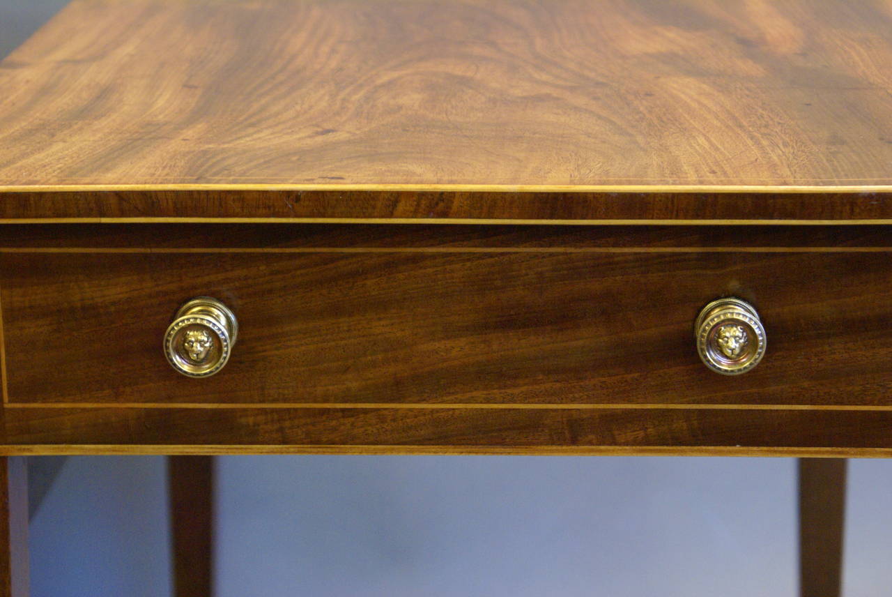 A fine George III mahogany pembroke table 2