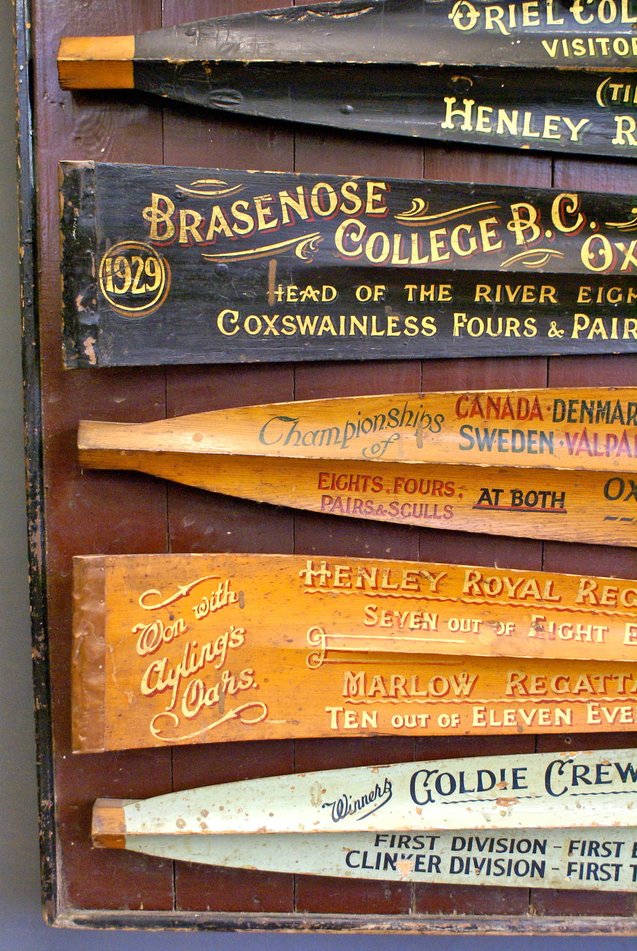 Collection of Eight Cambridge, Oxford, and Henley Regatta Oar Blades In Good Condition In Sundridge, GB