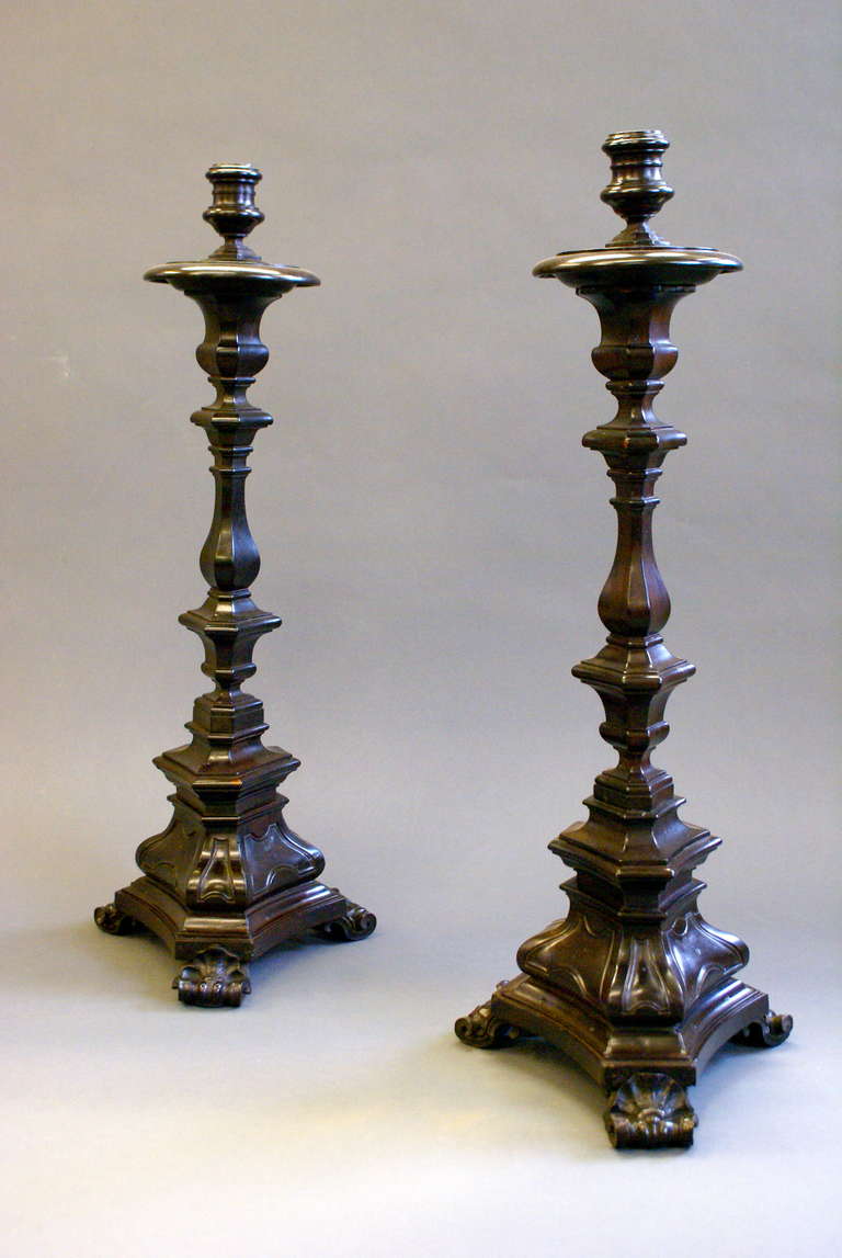 A very rare pair of early 18th century Portuguese solid Ebony candle sticks In Excellent Condition In Sundridge, GB