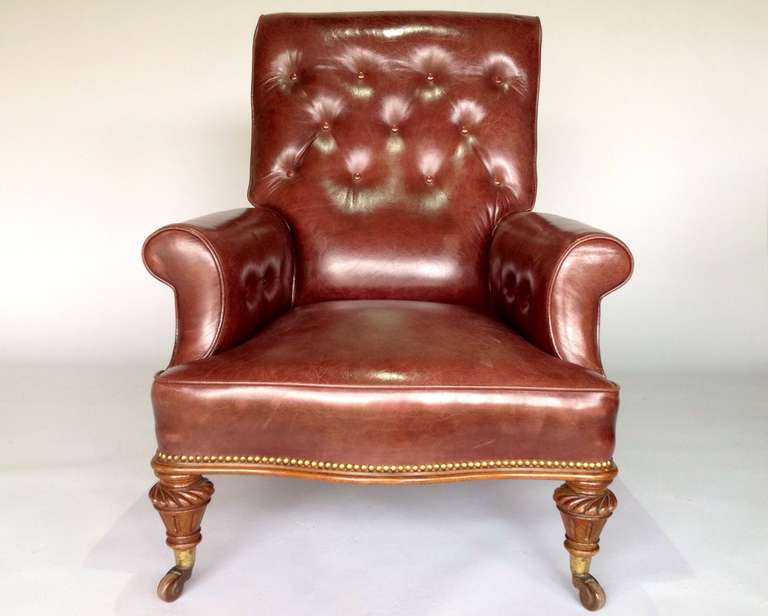 George IV Leather and Walnut Arm or Library Chair, circa 1830 In Excellent Condition In Sundridge, GB