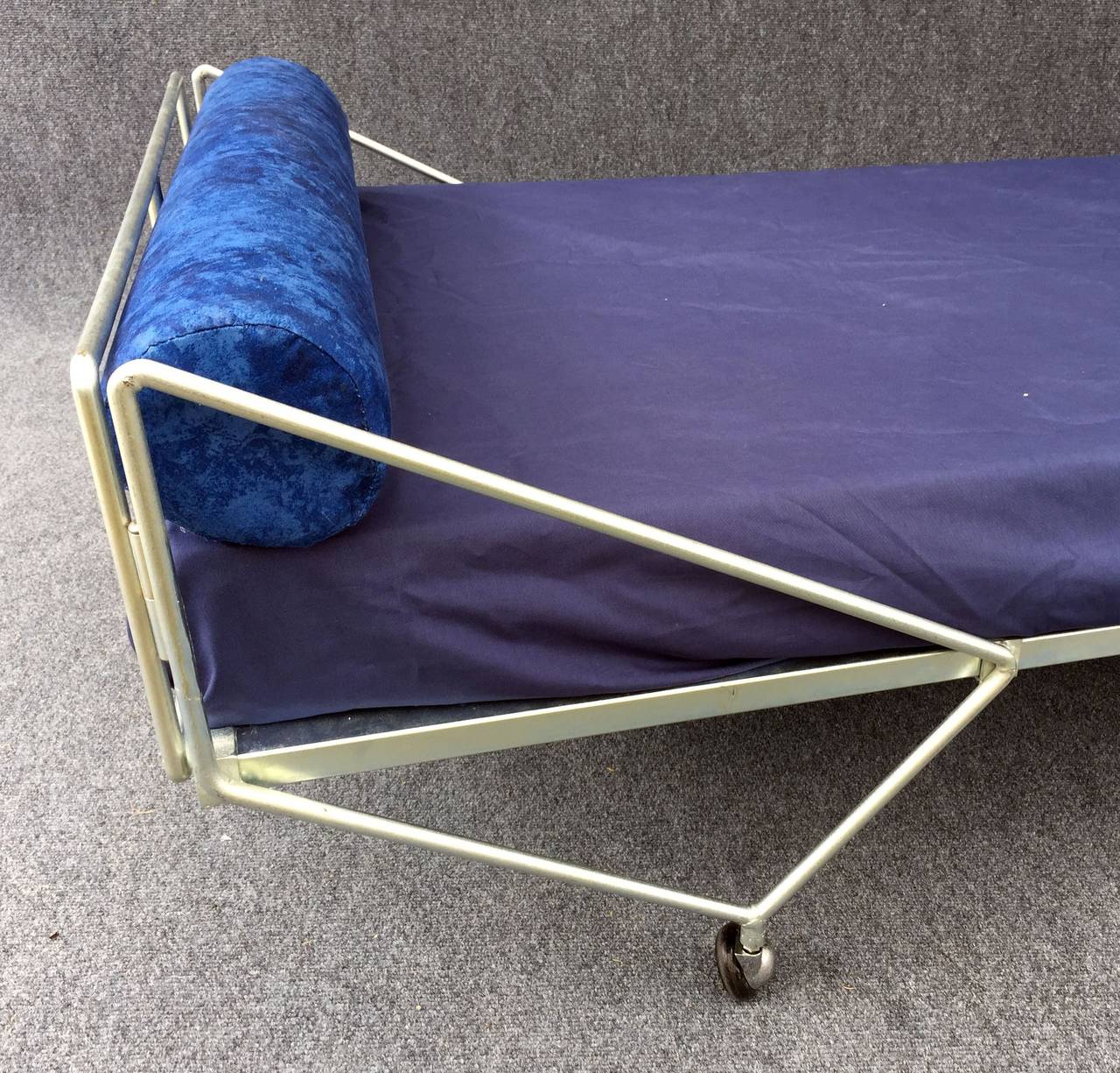 Apta Daybed In Excellent Condition In Sundridge, GB