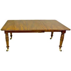 A good quality early Victorian Mahogany extending dining table