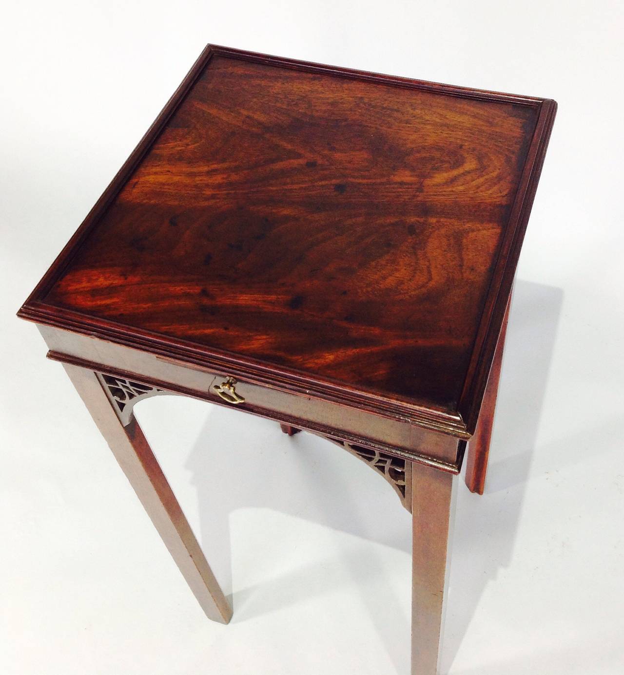 A good Chippendale period mahogany urn or kettle stand 1