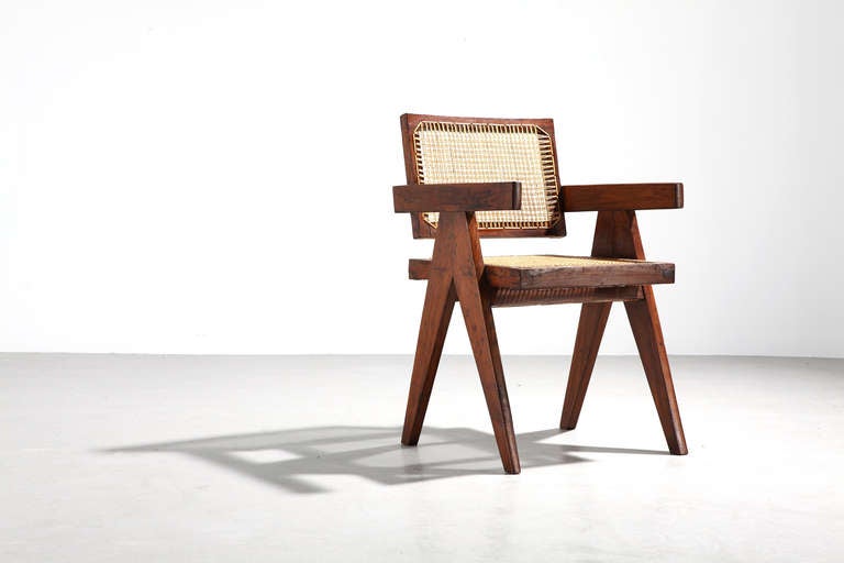 Conference armchair, 1952-56
Teak and wicker
Provenance : Chandigarh, India
80 x 50.5 x 55.5 cm