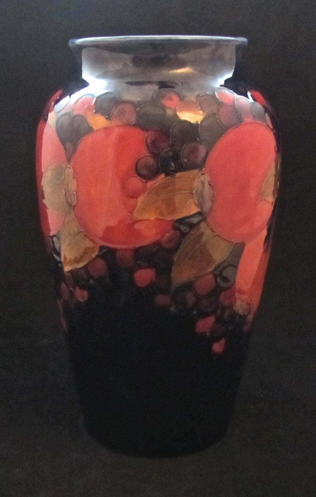 William Moorcroft Pomegranate Vase In Good Condition For Sale In Gloucestershire, GB