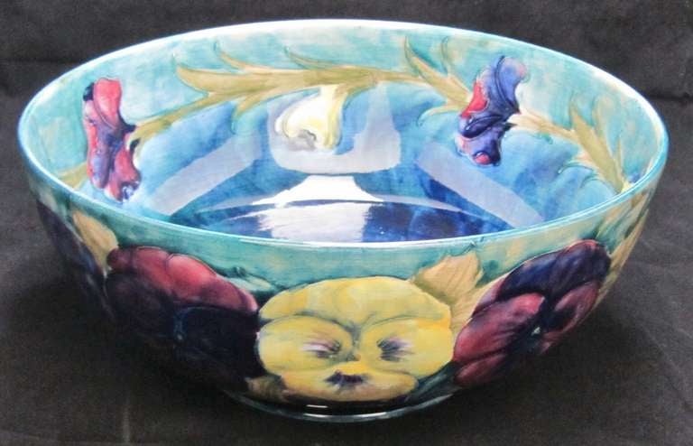 William Moorcroft Bowl  In Excellent Condition In Gloucestershire, GB