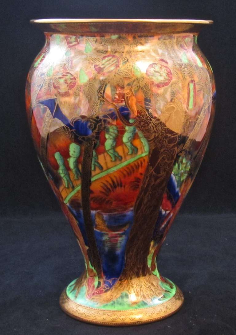 Wedgwood Fairyland Lustre Vase In Good Condition For Sale In Gloucestershire, GB