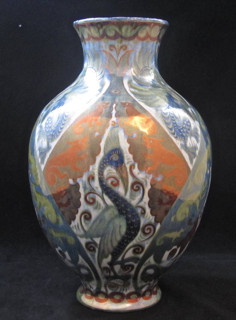 William De Morgan Vase In Good Condition For Sale In Gloucestershire, GB