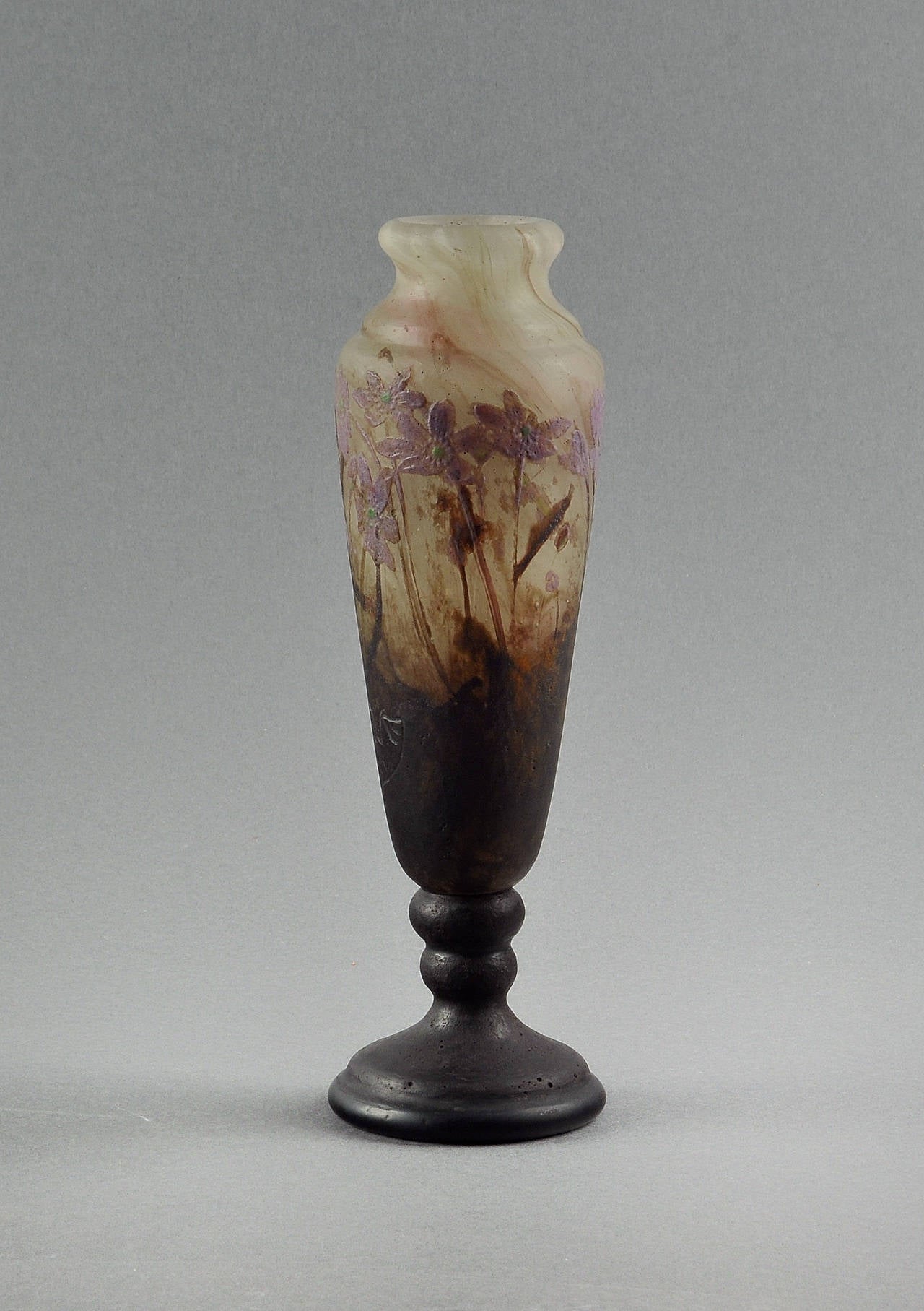 Very rare Daum cameo glass vase acid-etched and internally decorated with liverwort.
Signed 