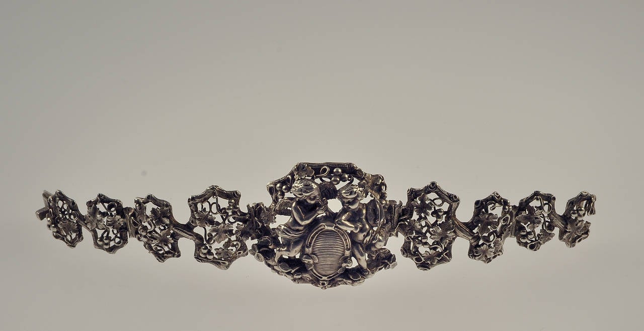 Neorinascimentale Frédéric-Jules Rudolphi Raro bracciale in argento fuso e ossidato in vendita