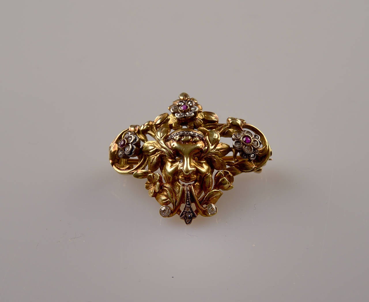 Renaissance Revival Rare Frederic Boucheron Gold Diamonds and Pink Sapphire Brooch, circa 1880 For Sale
