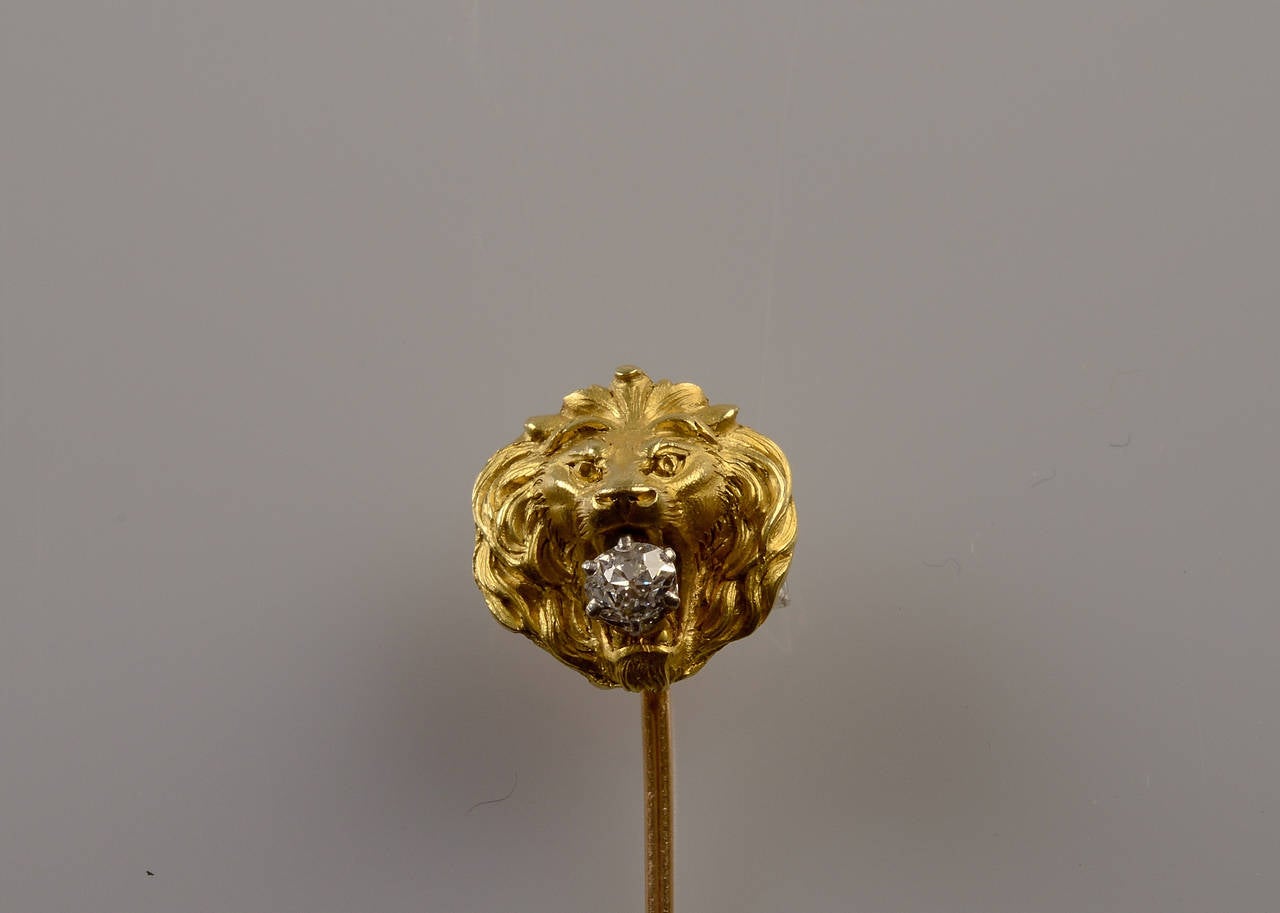 Néoclassique Épingle à cravate en or et diamants René Boivin en vente