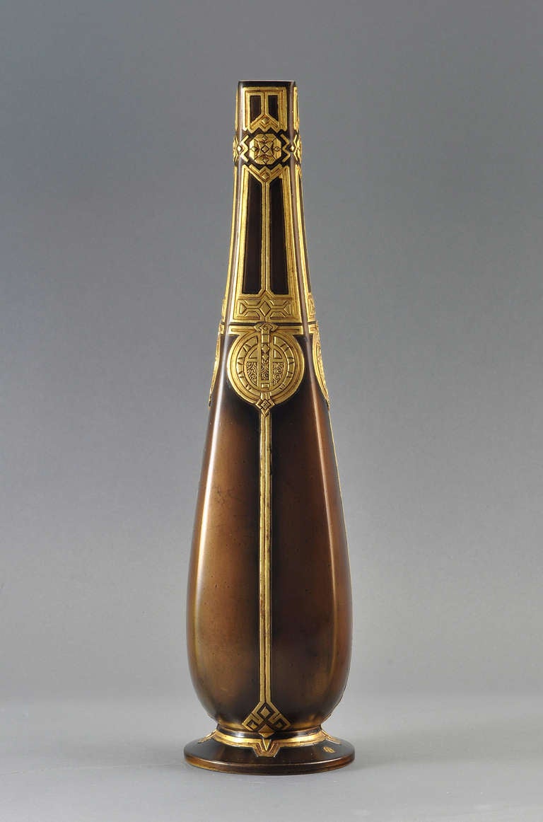 Christofle pear shaped vase on a low foot in gilded bronze.
Intaglio signature «Christofle» and numbered.
Circa 1930.

