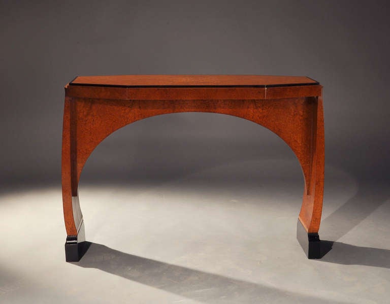 Francisque Chaleyssin console in sandalwood veneer and rosewood. 
Circa 1930.

