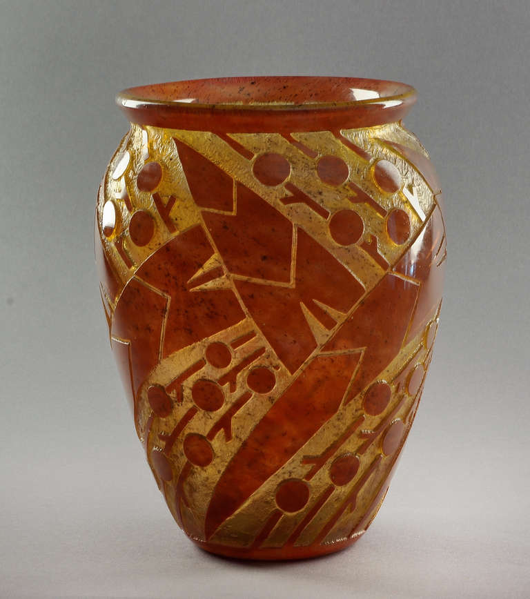 Rare Daum Nancy Art Deco Acid Etched Vase, circa 1925-1930 In Excellent Condition For Sale In Paris, FR