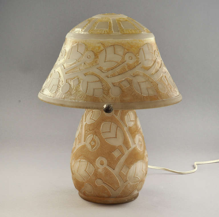 French Acid Etched Daum Nancy Art Deco Lamp, circa 1925