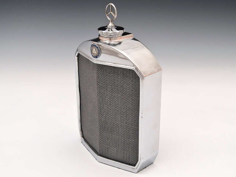Mercedes Radiator Grill Decanter In Excellent Condition In Northampton, United Kingdom