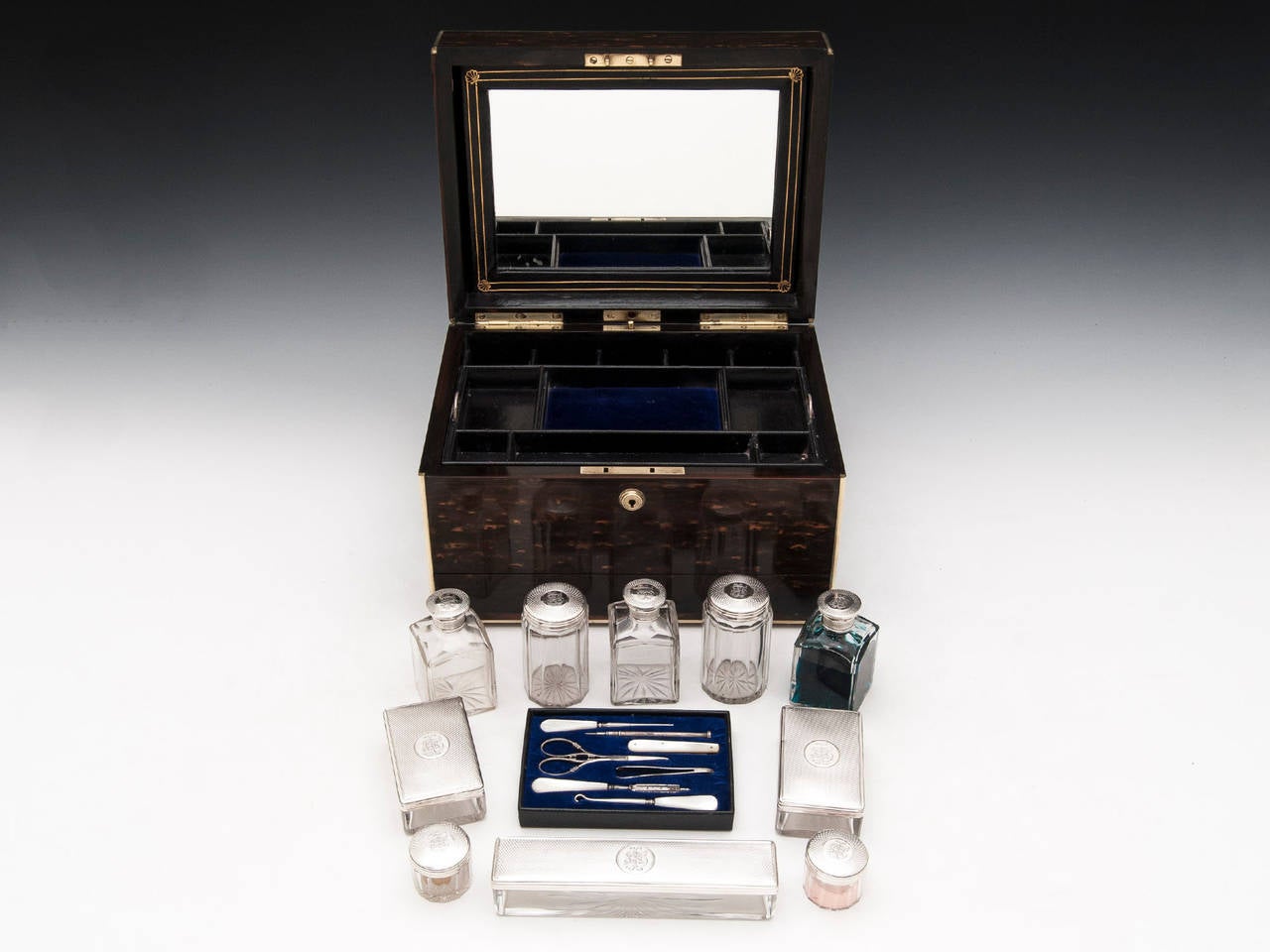 Coromandel Silver Vanity Box 5