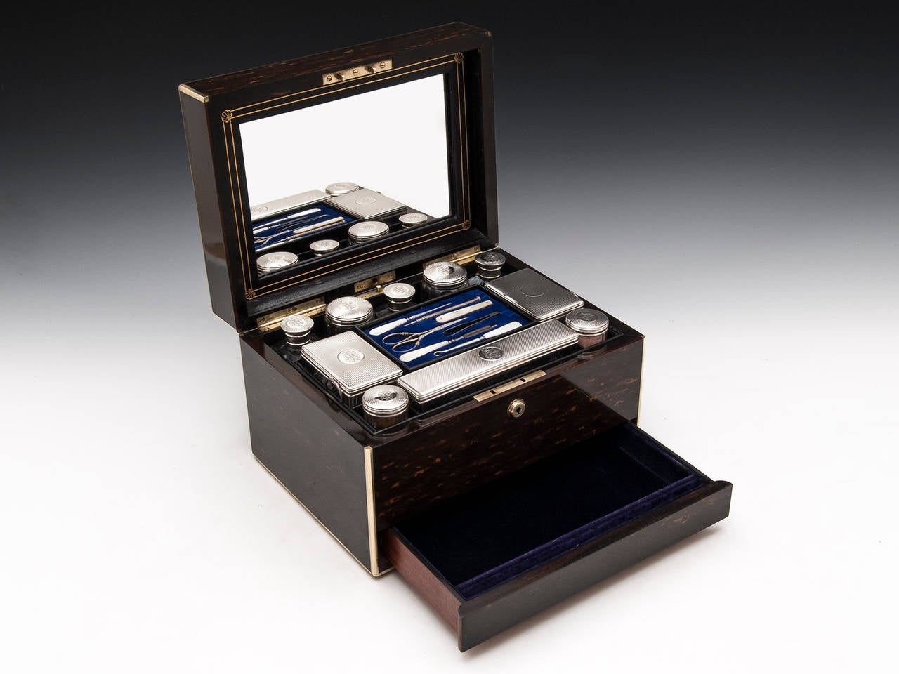 Coromandel Silver Vanity Box 4