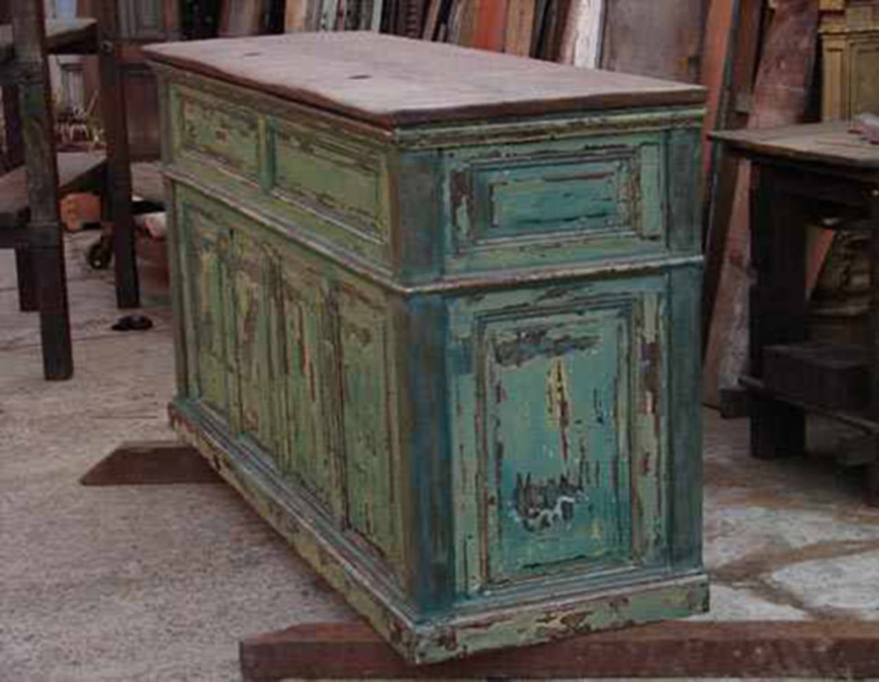 Antique Rustic Style Dresser In Fair Condition For Sale In Jersey City, NJ