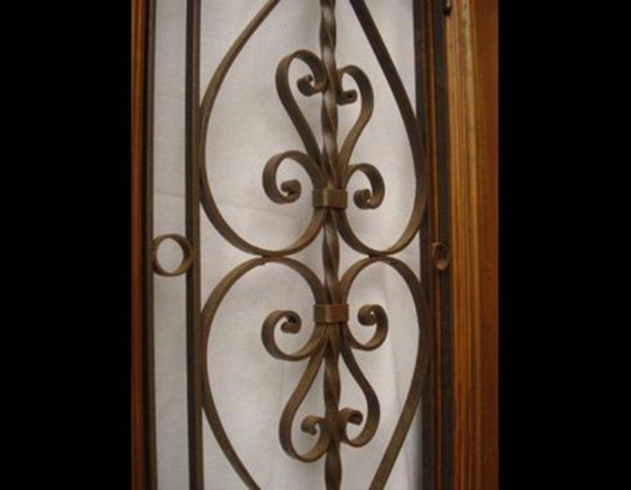 Antique Arched Double Entry Door In Excellent Condition For Sale In Jersey City, NJ