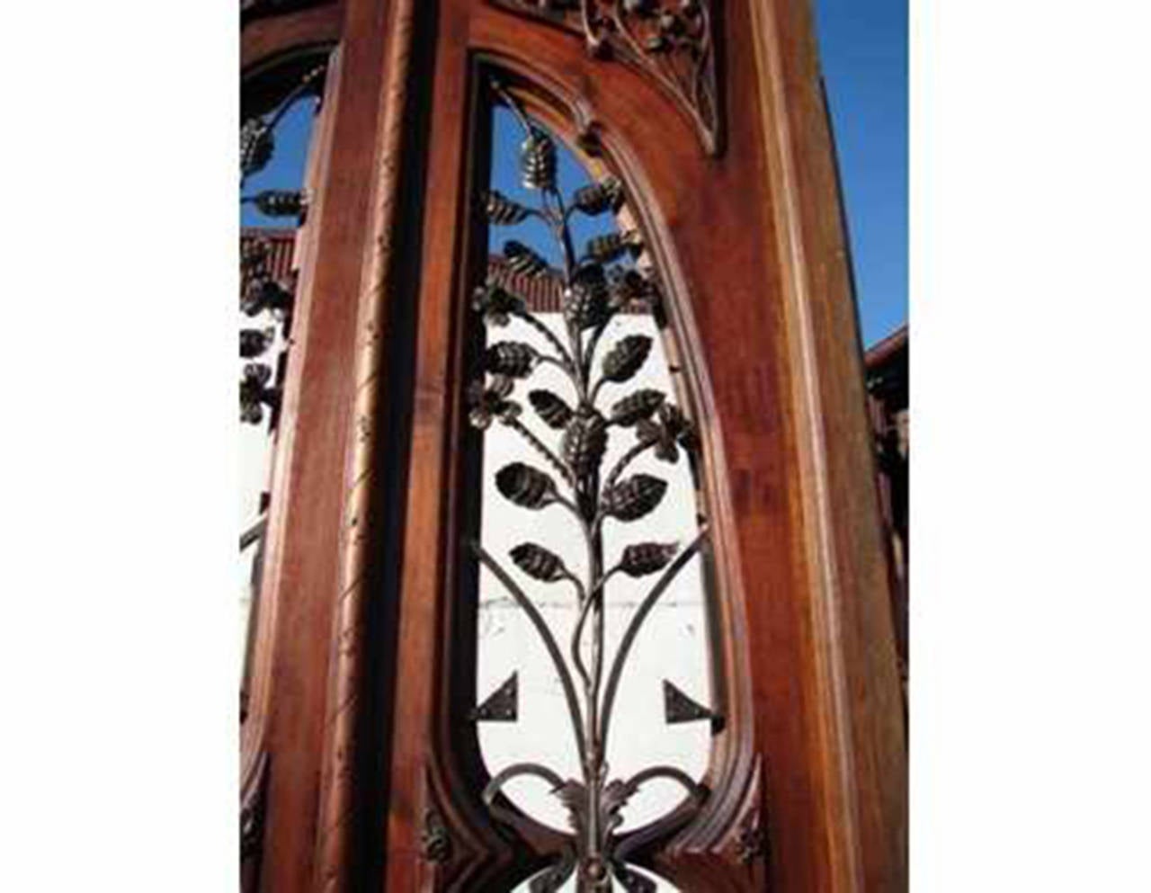 Art Nouveau Antique Double Front Door In Excellent Condition For Sale In Jersey City, NJ