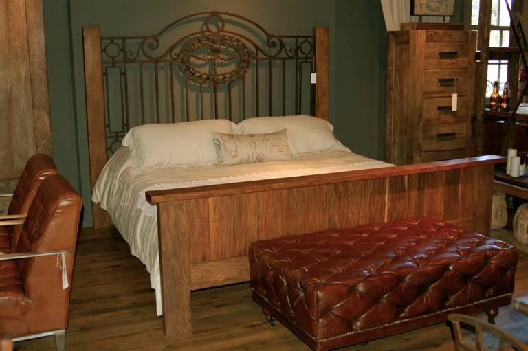 An antique and masterpiece for any bedroom or boutique hotel.
Blending old world antique railings with antique pieces of wood. Large, durable and a compliment to any room.