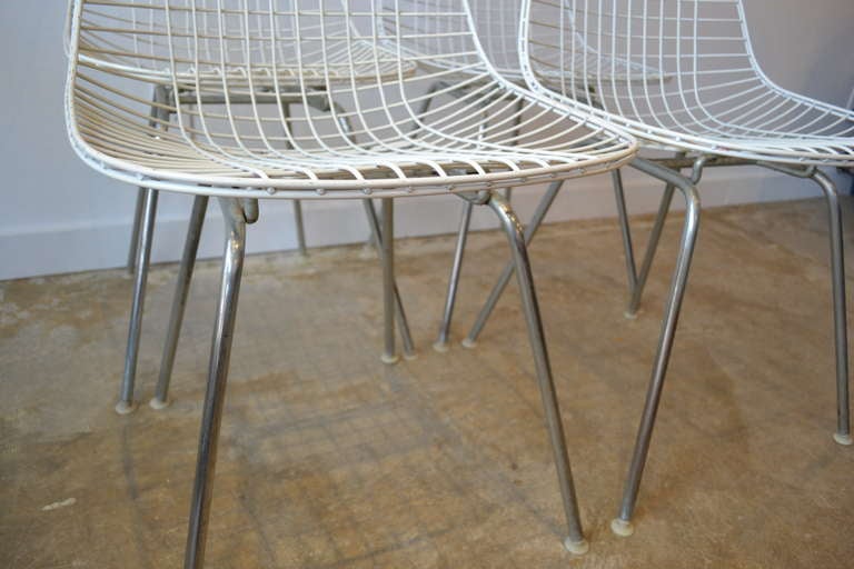 Mid-Century Modern Chaises de salle à manger Eames Wire d'Herman Miller