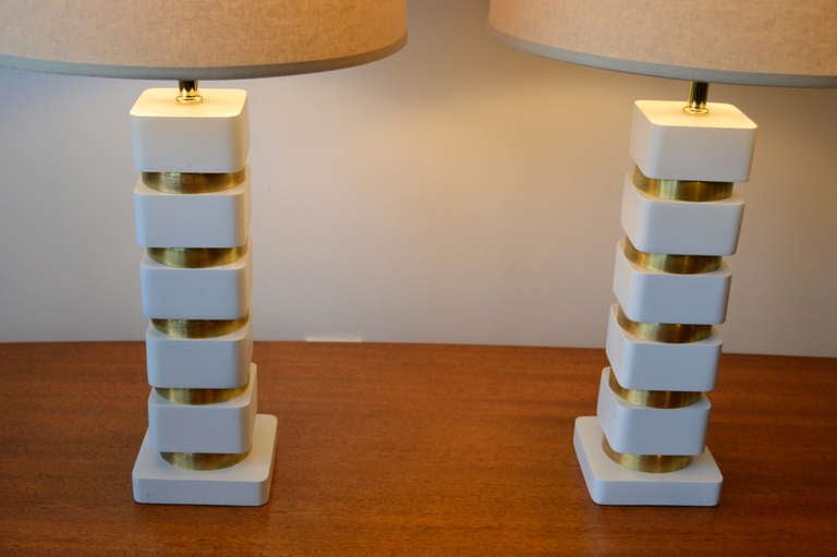 Mid-Century Modern Pair of Art Deco Table Lamps with White and Brass Stacked Disks