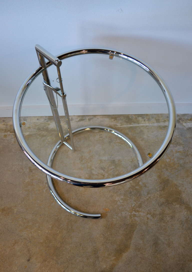 round glass side table