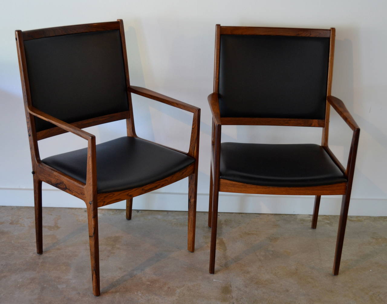 Mid-Century Modern 12 Rosewood and Leather Dining Chairs by JL Møller, Denmark, 1960's