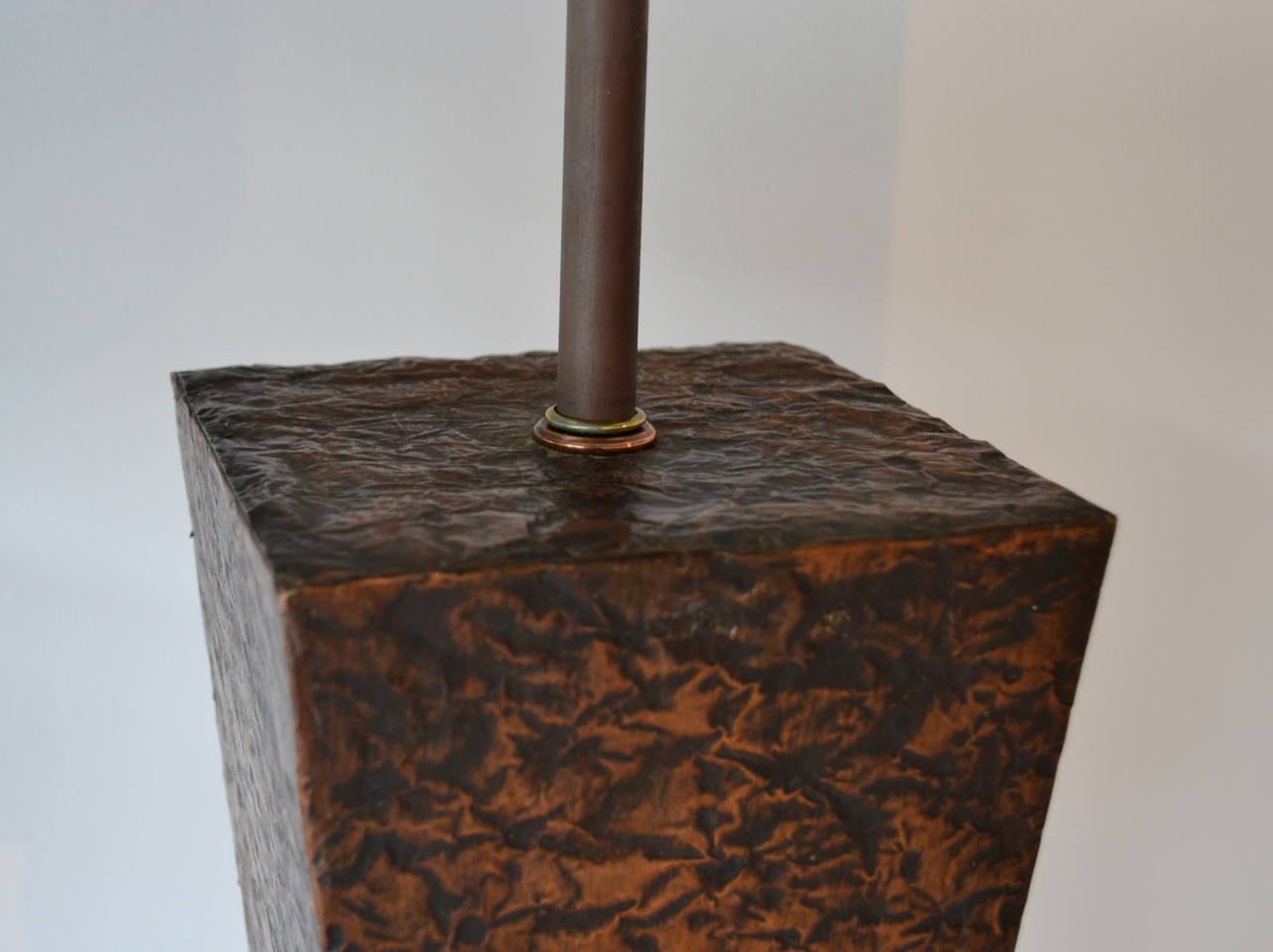 Pair of Hammered Copper Table Lamps Folk Art Handcrafted, 1950's In Good Condition For Sale In Bedford Hills, NY