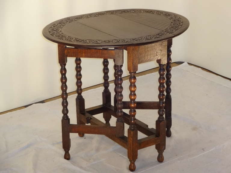 19th-C. Bob Leg Gate Leg Table with Carved Top In Good Condition In High Point, NC