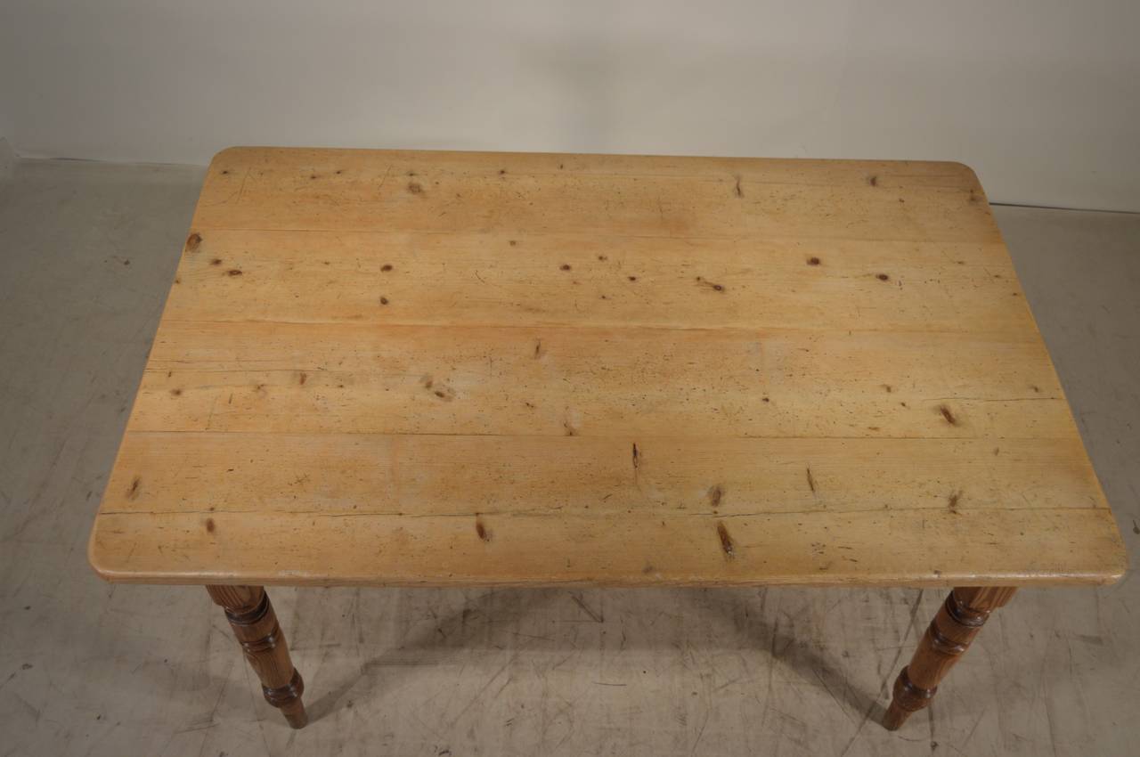 Victorian c.1860 English Pitch Pine Table
