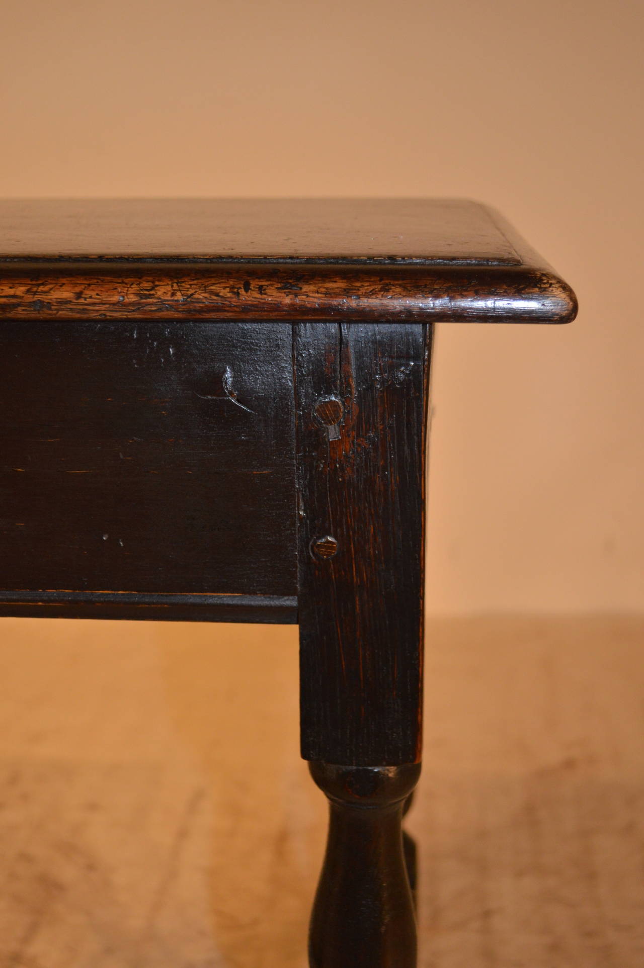 English Oak Side Table, circa 1720 In Good Condition In High Point, NC
