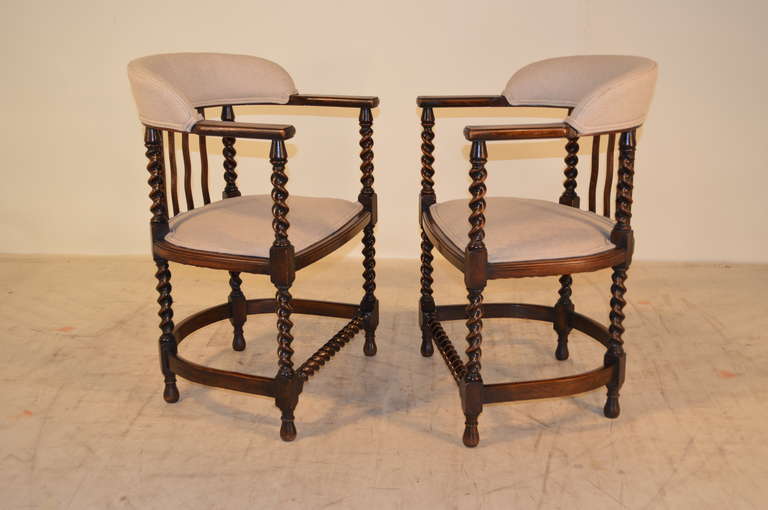 19th Century Pair of English Armchairs In Excellent Condition In High Point, NC