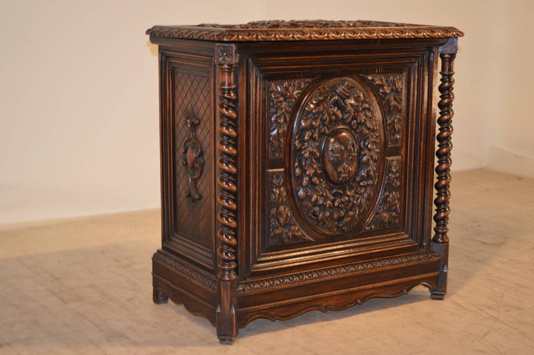 19th Century French Carved Oak Baguette Box In Excellent Condition In High Point, NC