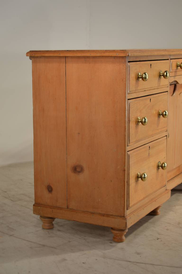 19th Century English Pine Dresser Base In Good Condition In High Point, NC