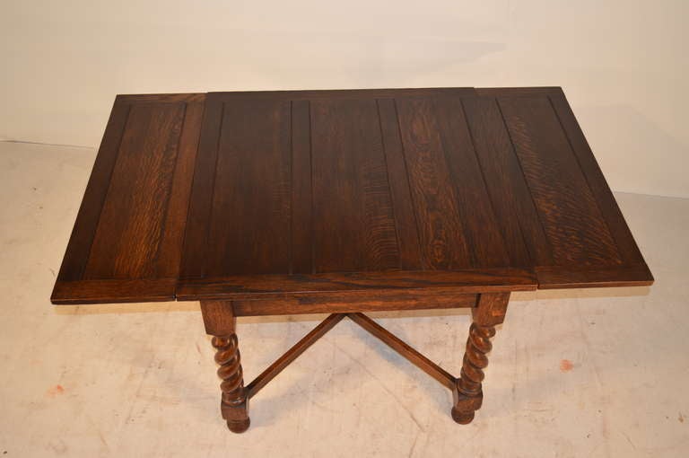 C.1900 English Oak Draw Leaf Table In Excellent Condition In High Point, NC