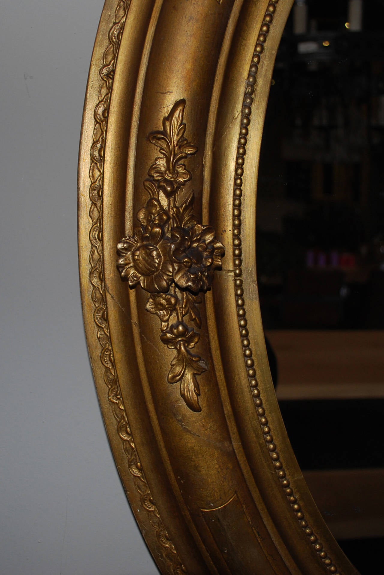 19th Century Pair of Gold Gilded Oval Mirrors 3