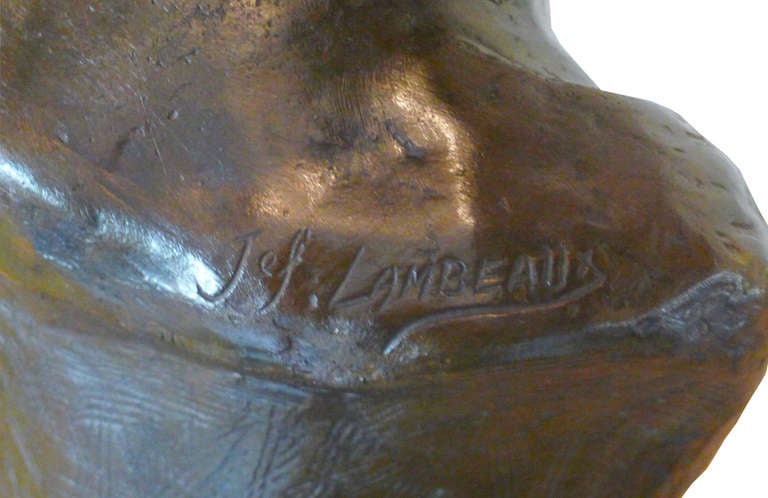 Buste de femme en laiton du 19ème siècle en vente 2