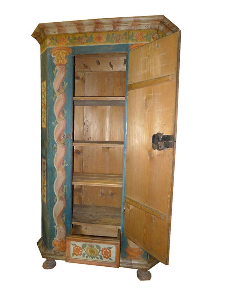 Original hand-painted cabinet made of pinewood.
This cabinet has one door and one drawer.
Originates Austria, Salzburg, dating circa 1840.
