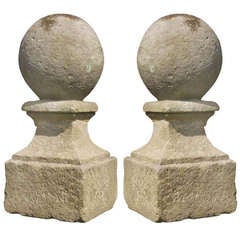 18th Century Pair of Baluster Ornaments 7